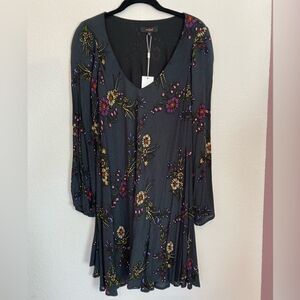 Mabel daises and bright floral dress/ tunic lined w/flared sleeves❤️🌹luxury